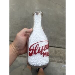 Vintage Flynn Milk Dairy Des Moines Iowa Quart Glass‎ Bottle Red ACL Advertising